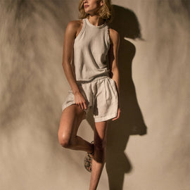 Lightweight Linen Pleated Short - White