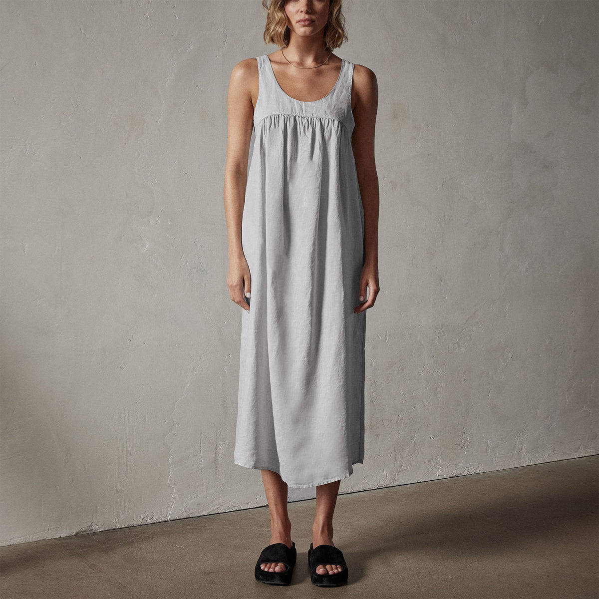 Gathered Linen Dress in Memory Pigment | James Perse Los Angeles