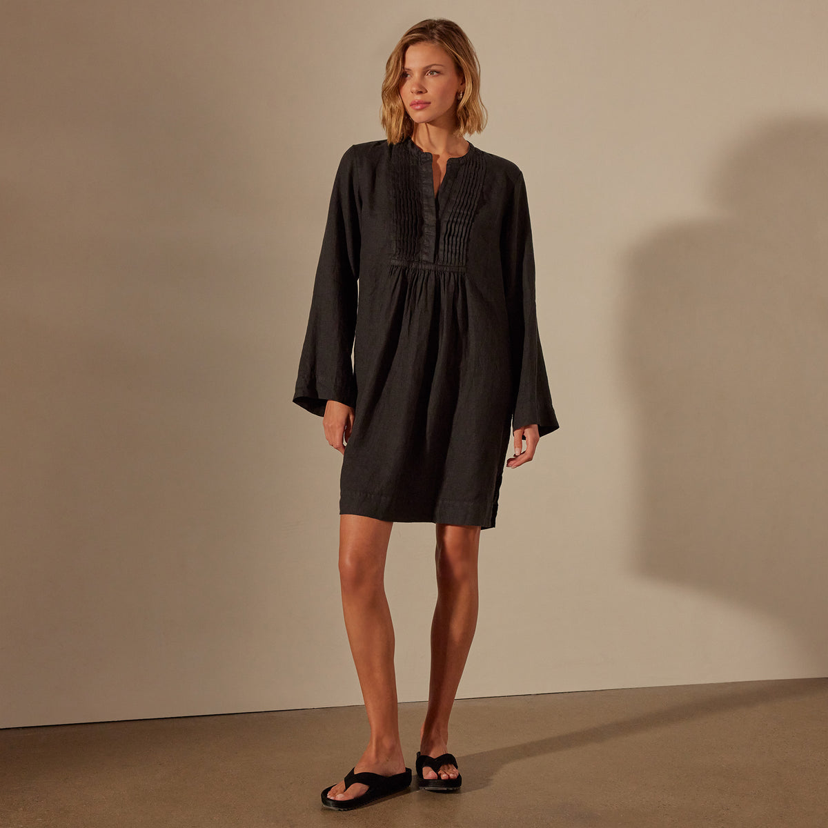 Garment Dye Linen Pin Tuck Dress in Black | James Perse Los Angeles
