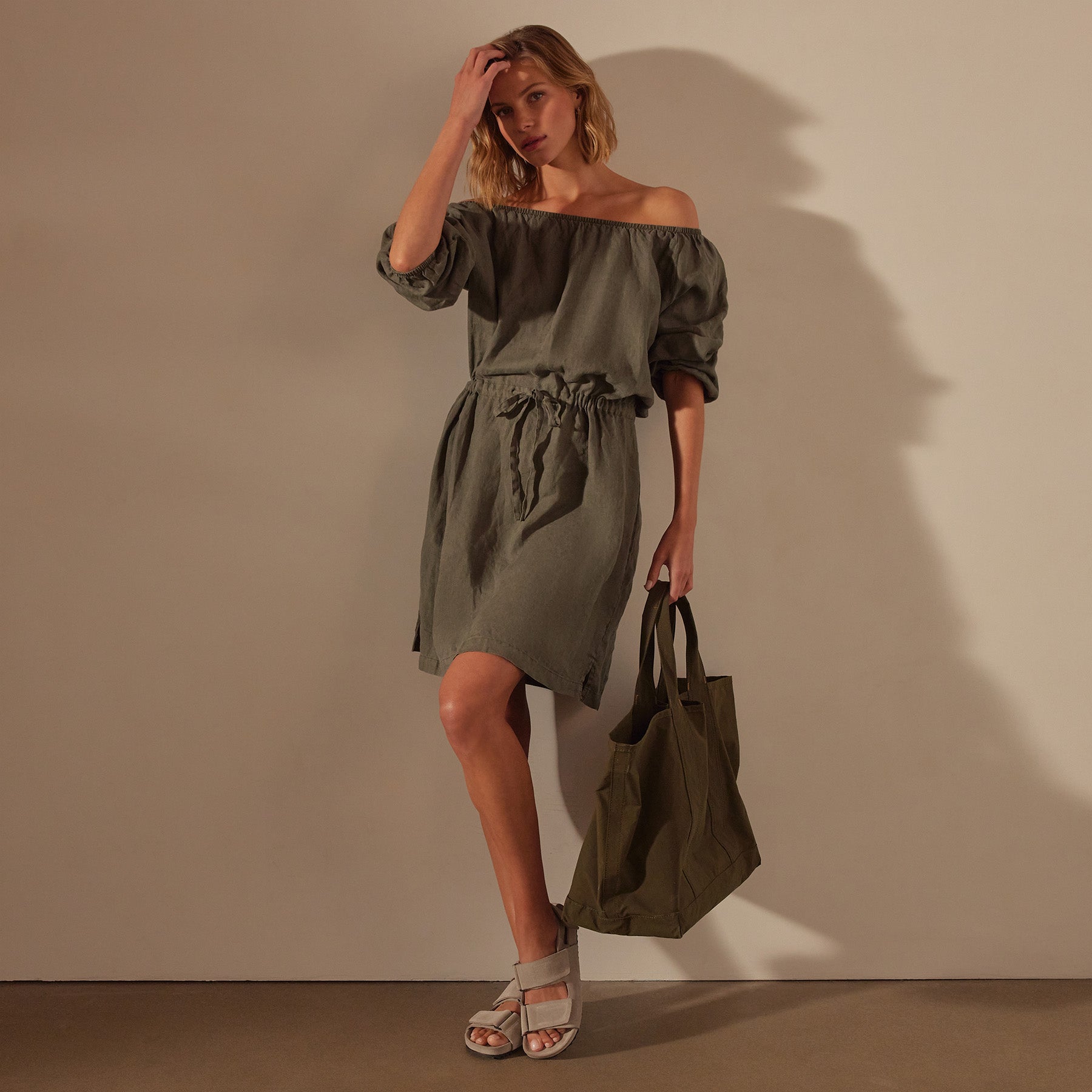 Gathered Linen Dress in Palm Pigment | James Perse Los Angeles