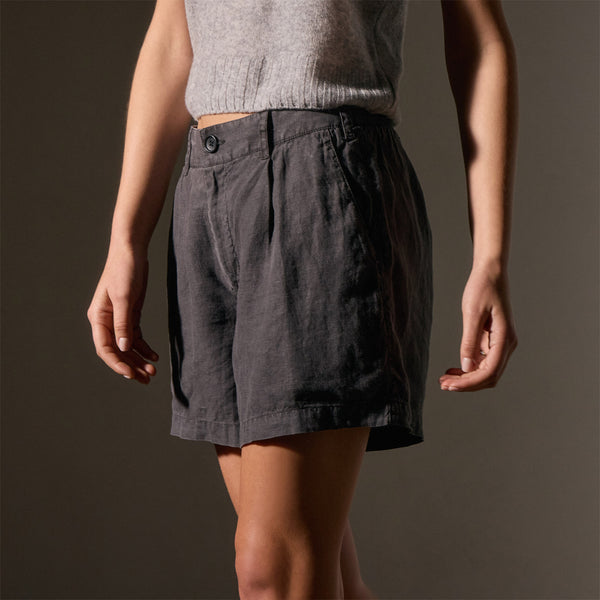Linen Pleated Short in Magma Pigment | James Perse Los Angeles