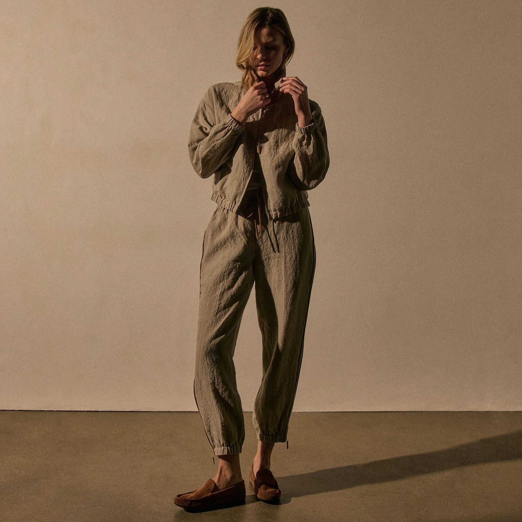 Linen Pant With Suede Piping - Natural/Tabacco | James Perse Los