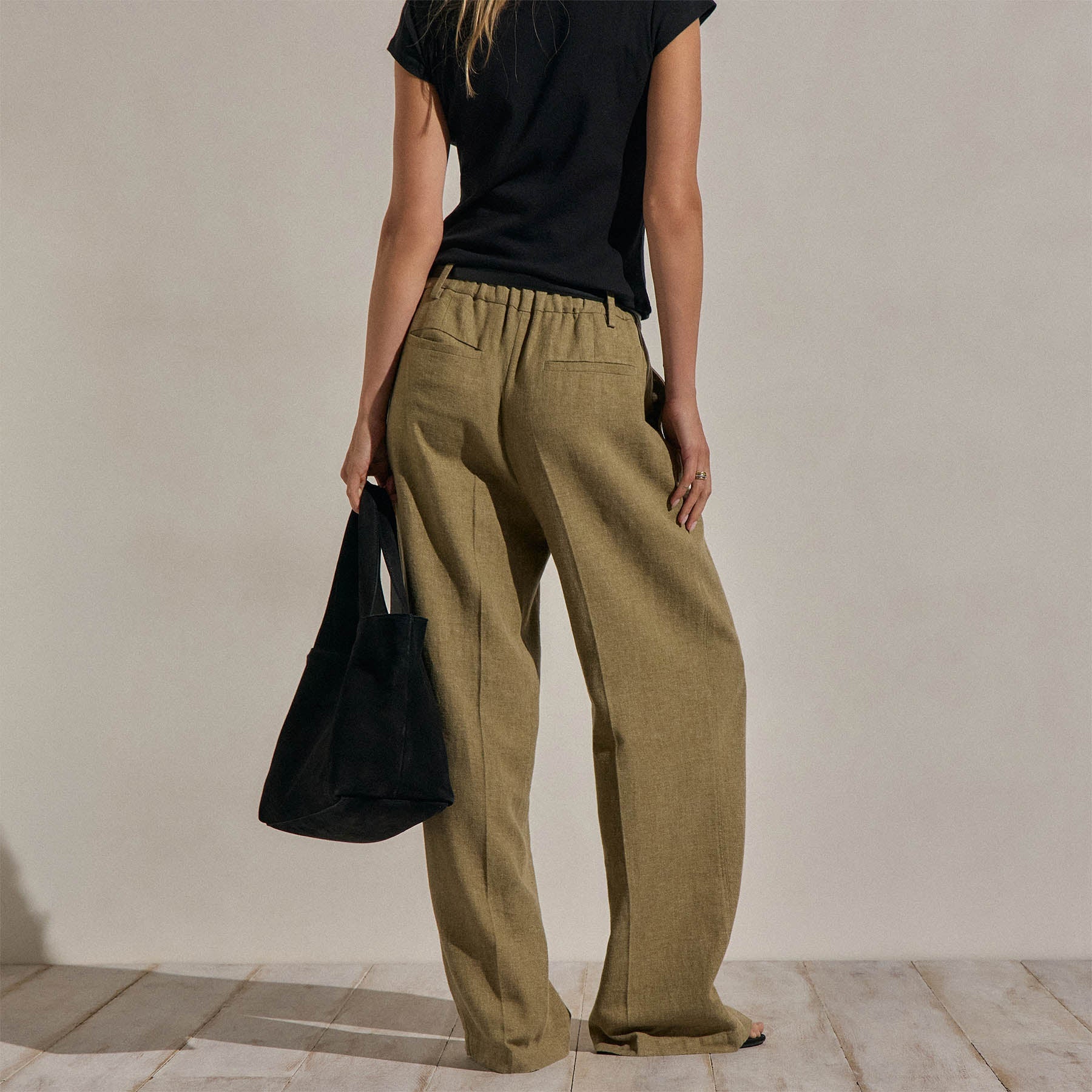 Linen Twill Pleated Wide Leg Trouser in Fleck Green | James Perse Los Angeles