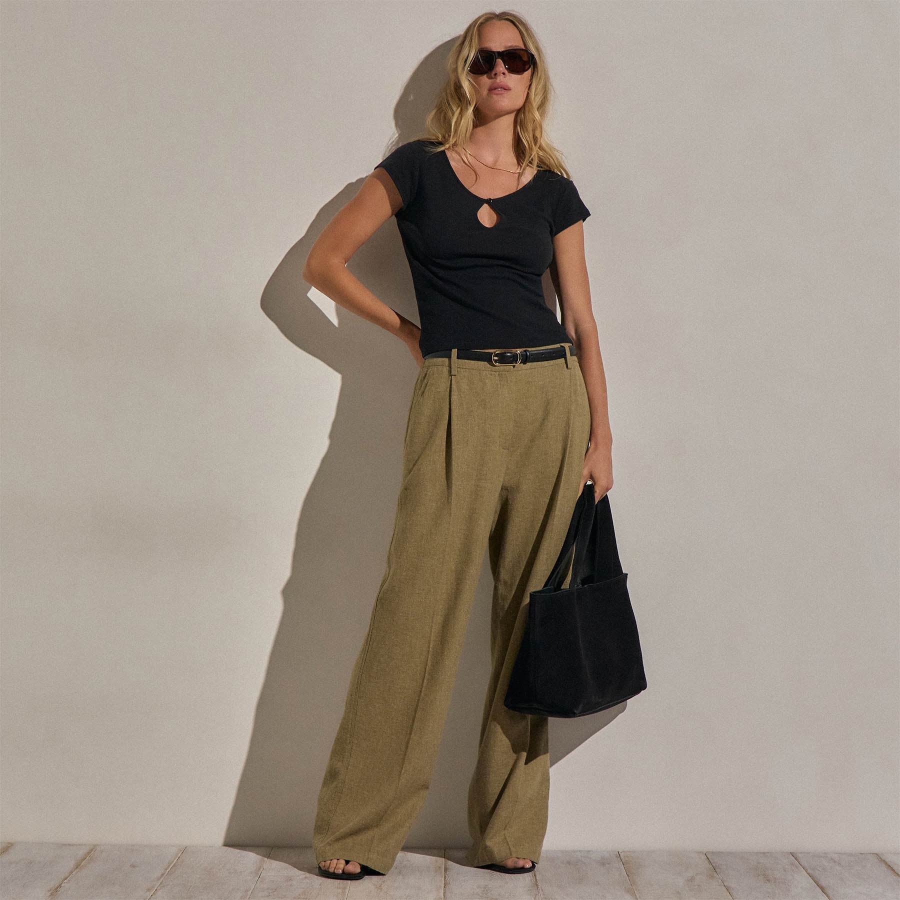 Linen Twill Pleated Wide Leg Trouser in Fleck Green | James Perse Los Angeles