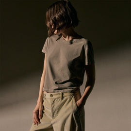 Shrunken Crew Neck Tee in Concrete Pigment | James Perse Los Angeles