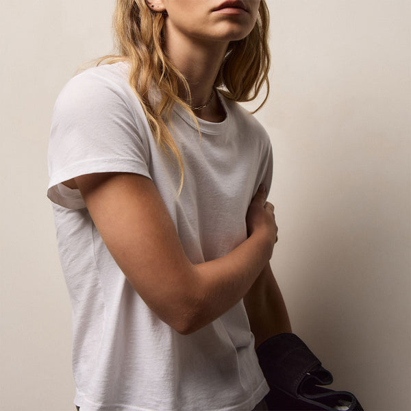 Shrunken Crew Neck Tee in White | James Perse Los Angeles