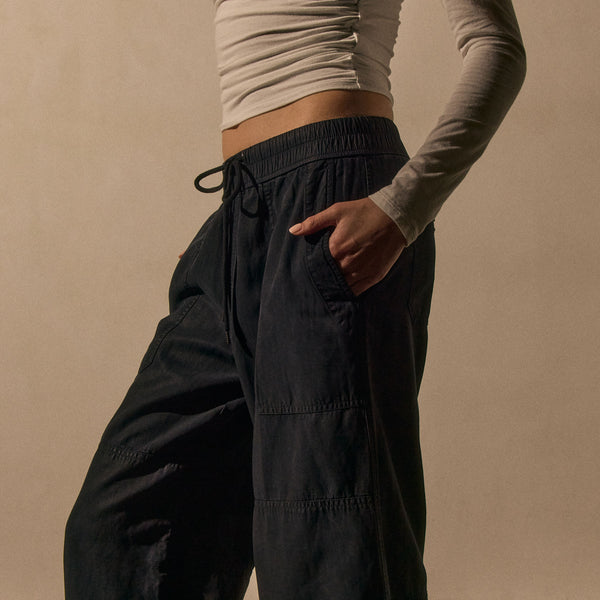 Lightweight Utility Pant in Classic Navy