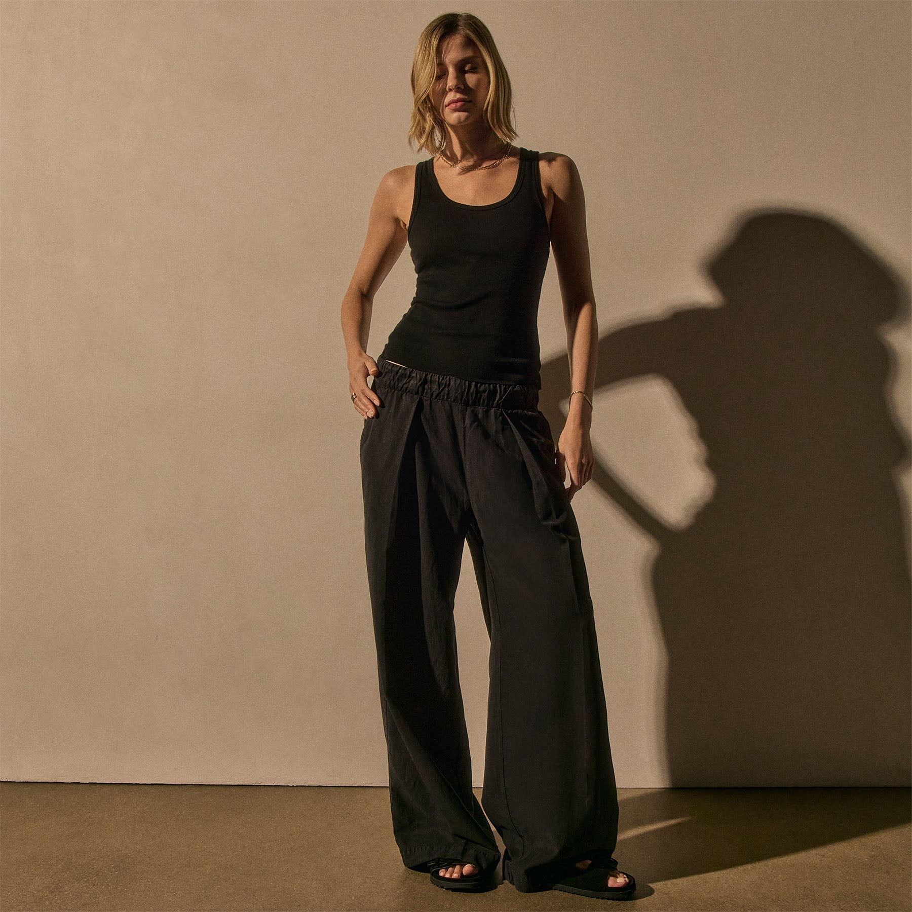 Soft Pleat Wide Leg Pant - Black | James Perse Los Angeles