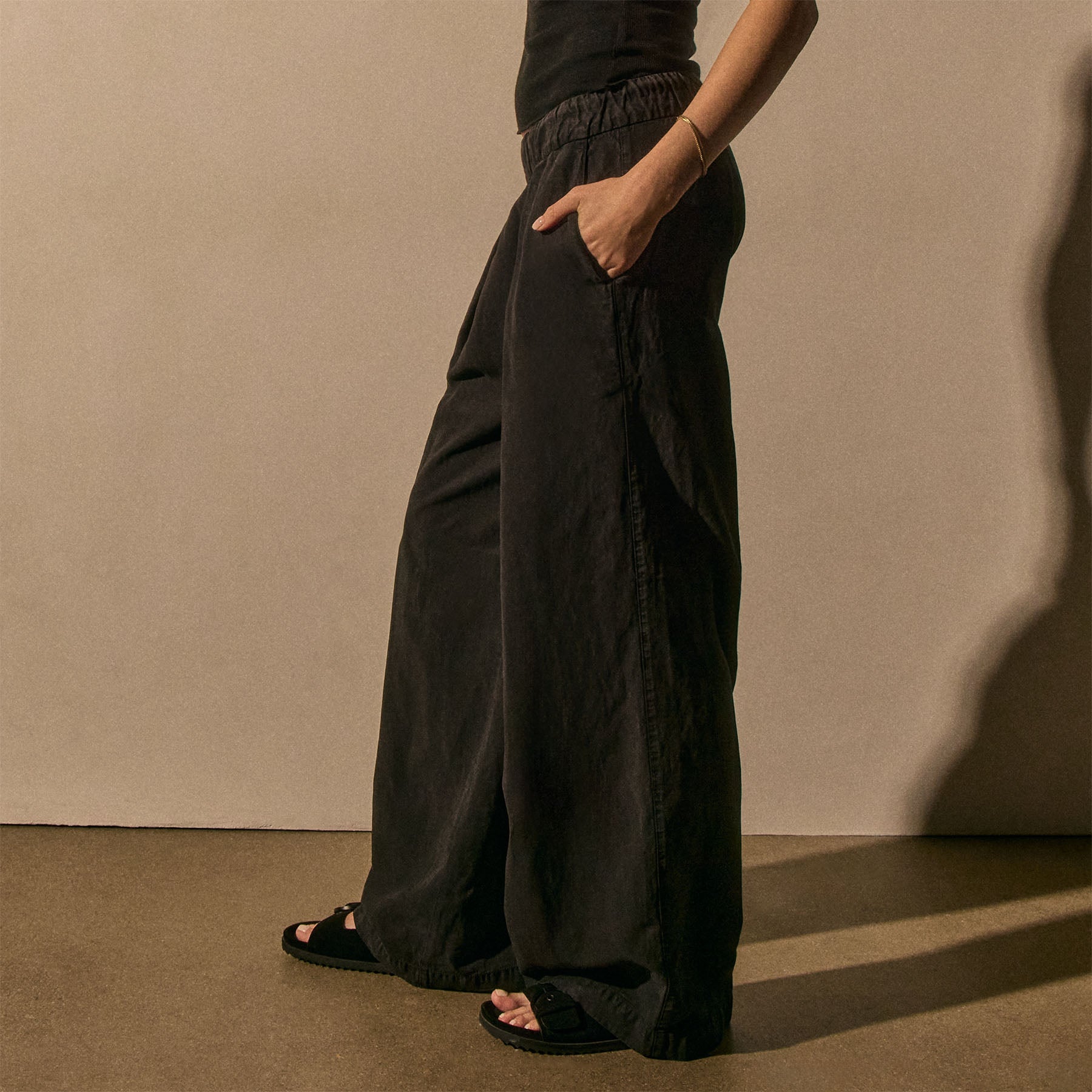 Soft Pleat Wide Leg Pant