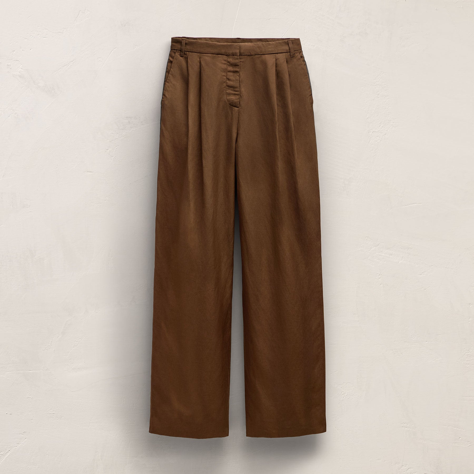 Twill Pleated Trouser in Truffle | James Perse Los Angeles