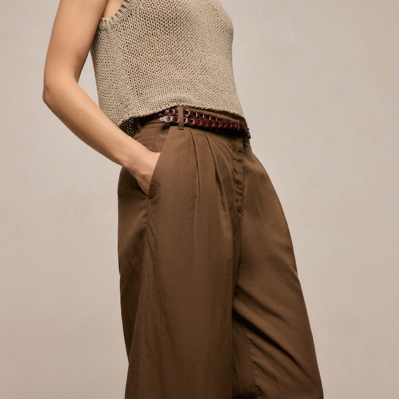 Twill Pleated Trouser in Truffle | James Perse Los Angeles