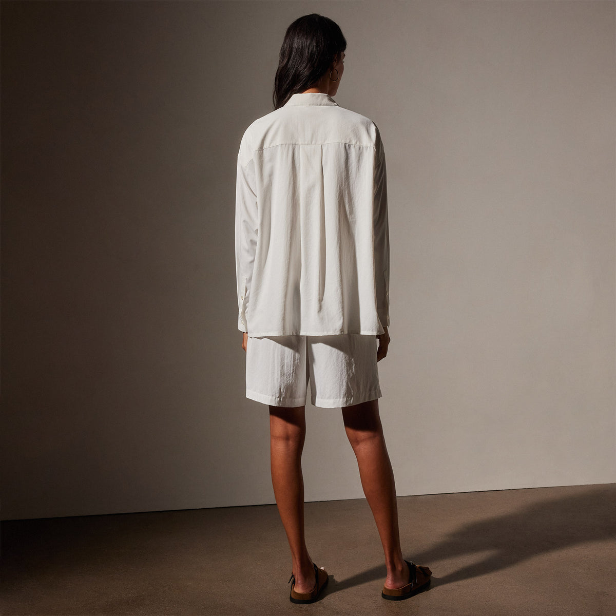 Lightweight Matte Satin Fluid Shirt in White | James Perse Los Angeles
