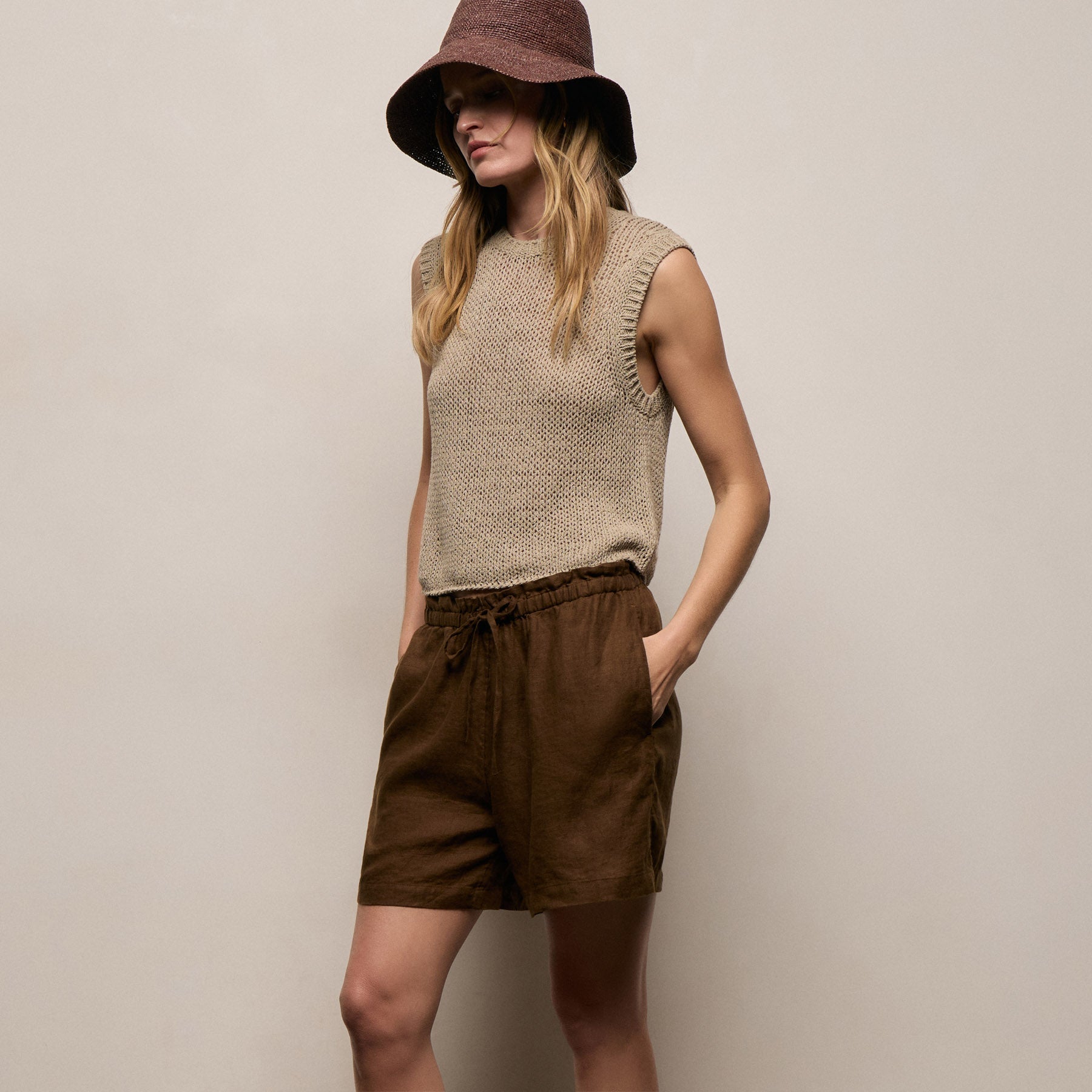 Linen Short in Cocoa | James Perse Los Angeles