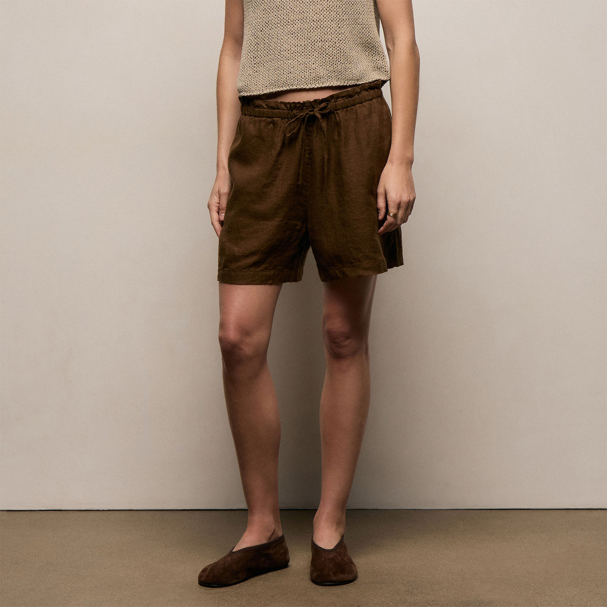 Linen Short in Cocoa | James Perse Los Angeles