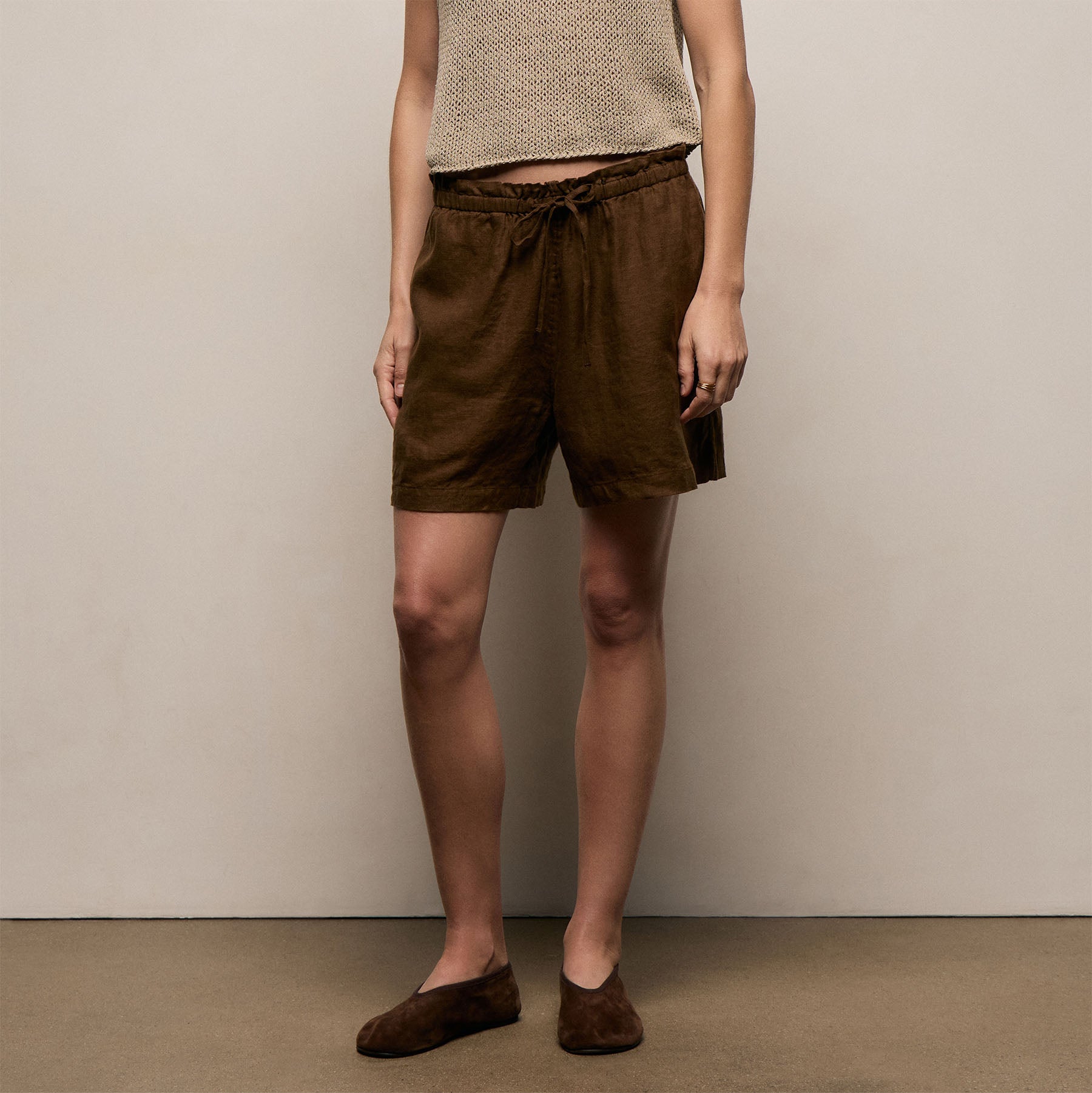 Linen Short in Cocoa | James Perse Los Angeles
