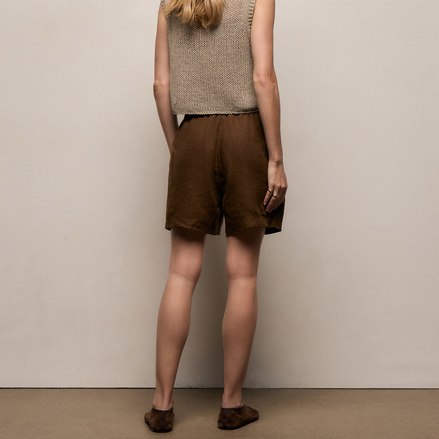 Linen Short in Cocoa | James Perse Los Angeles
