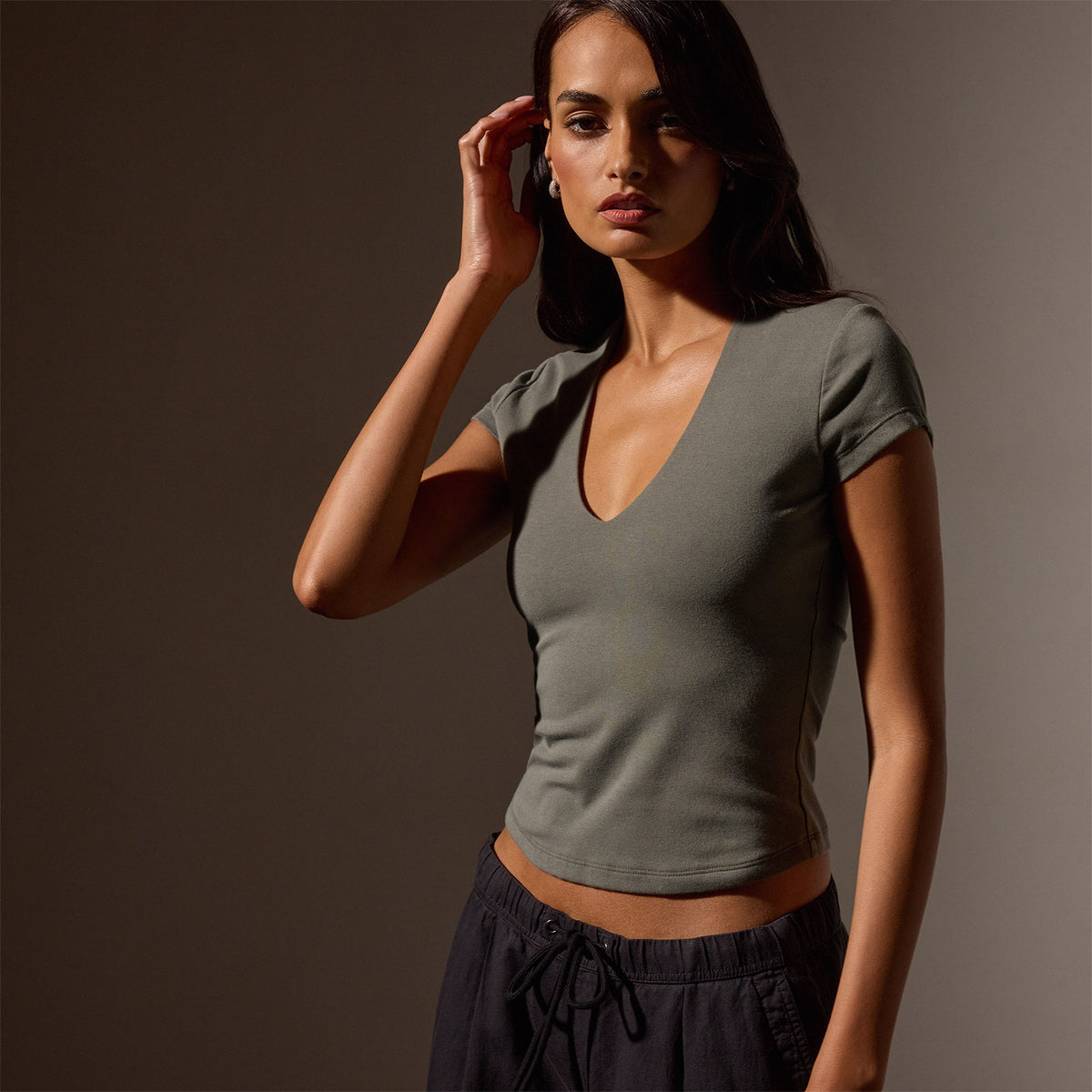 Double Front Short Sleeve Deep V Tee in Palm | James Perse Los Angeles