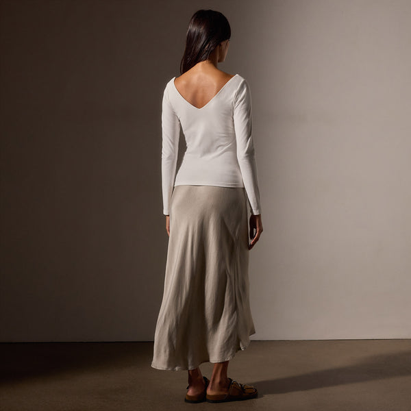 Stretch Lotus Rib Wide V Knit Top in White | James Perse Los Angeles
