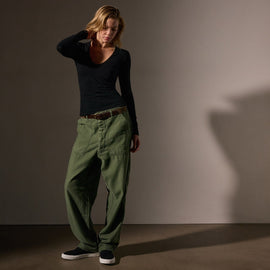 Stretch Lotus Deep V Tee  in Black | James Perse Los Angeles