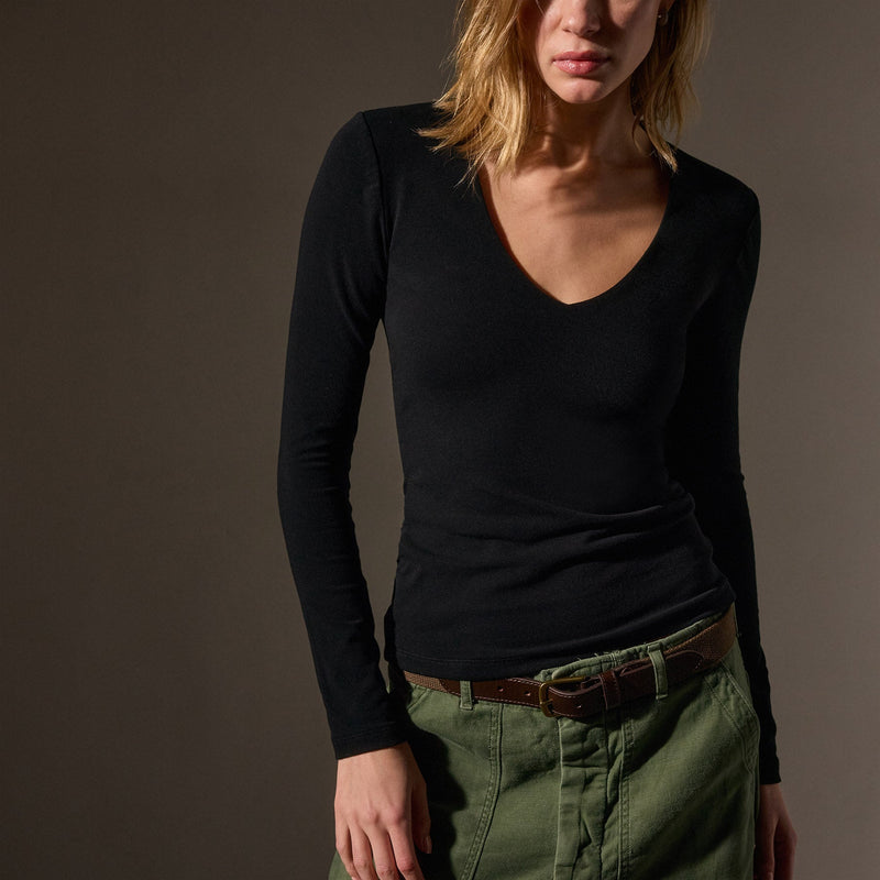 Stretch Lotus Deep V Tee  in Black | James Perse Los Angeles