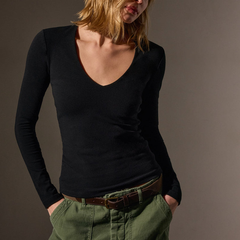 Stretch Lotus Deep V Tee  in Black | James Perse Los Angeles