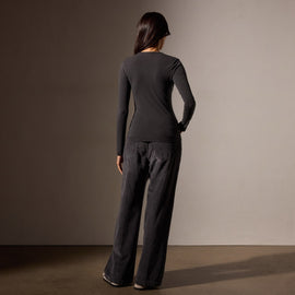 Stretch Lotus Deep V Tee in Carbon | James Perse Los Angeles