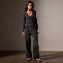 Stretch Lotus Deep V Tee in Carbon | James Perse Los Angeles