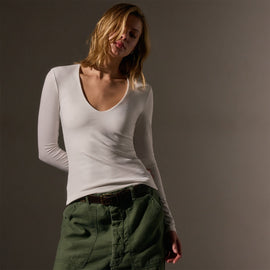 Stretch Lotus Deep V Tee  in White | James Perse Los Angeles