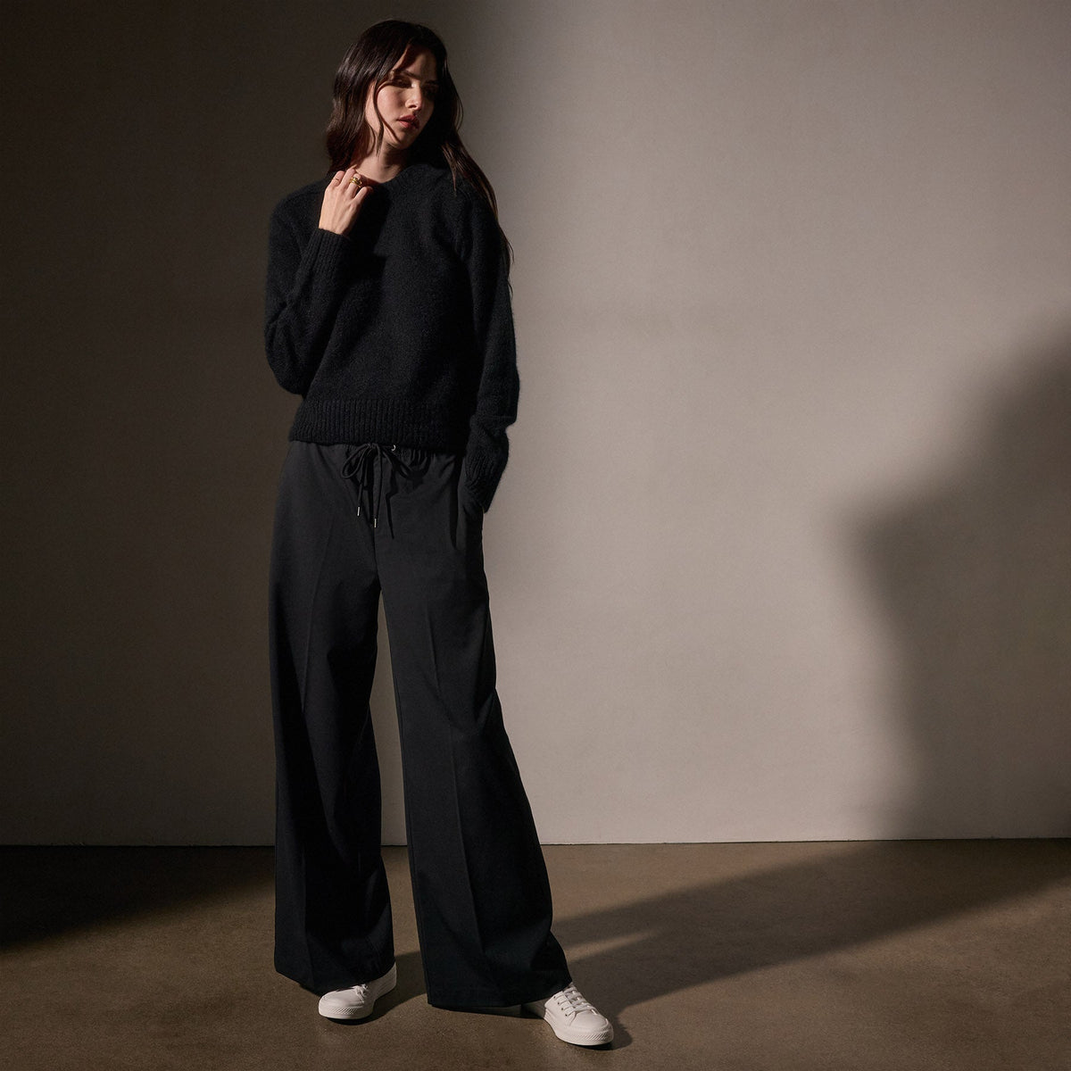 Cashmere Saddle Shoulder Crew Neck  in True Black | James Perse Los Angeles