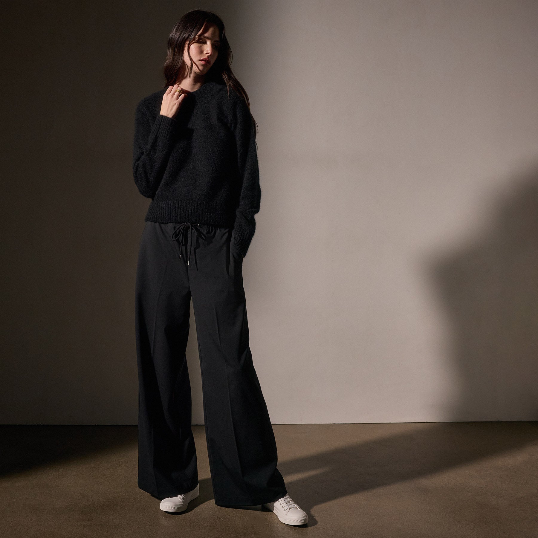 Cashmere Saddle Shoulder Crew Neck  in True Black | James Perse Los Angeles