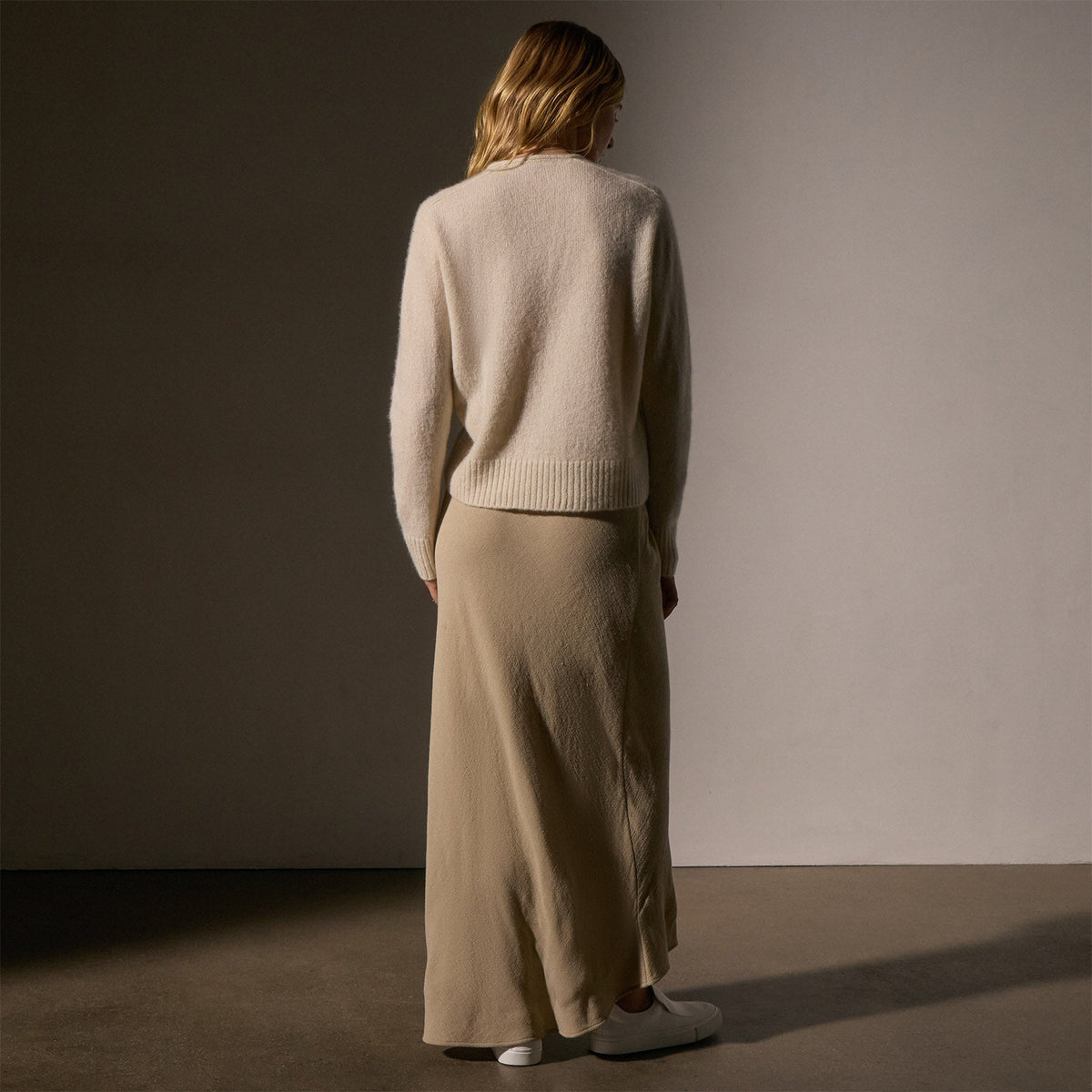 Cashmere Soft V Sweater in Ivory | James Perse Los Angeles