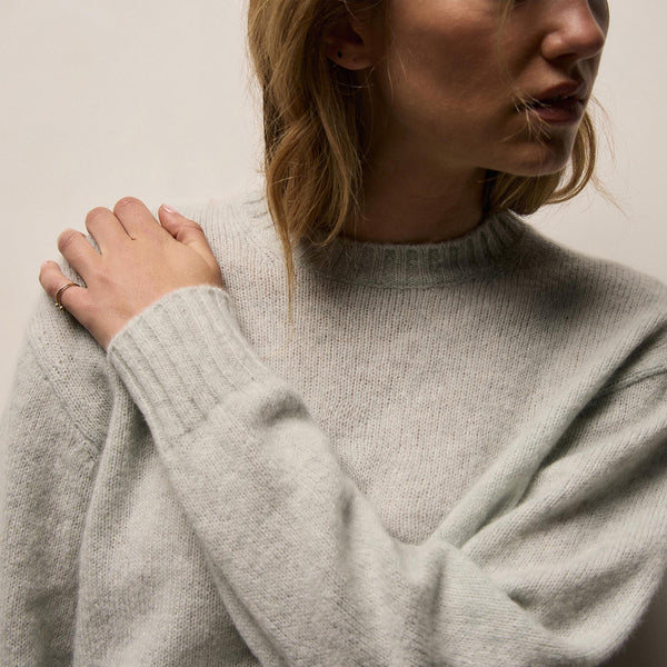 Lightweight Textured Cashmere Crew in Gypsophila | James Perse Los Angeles