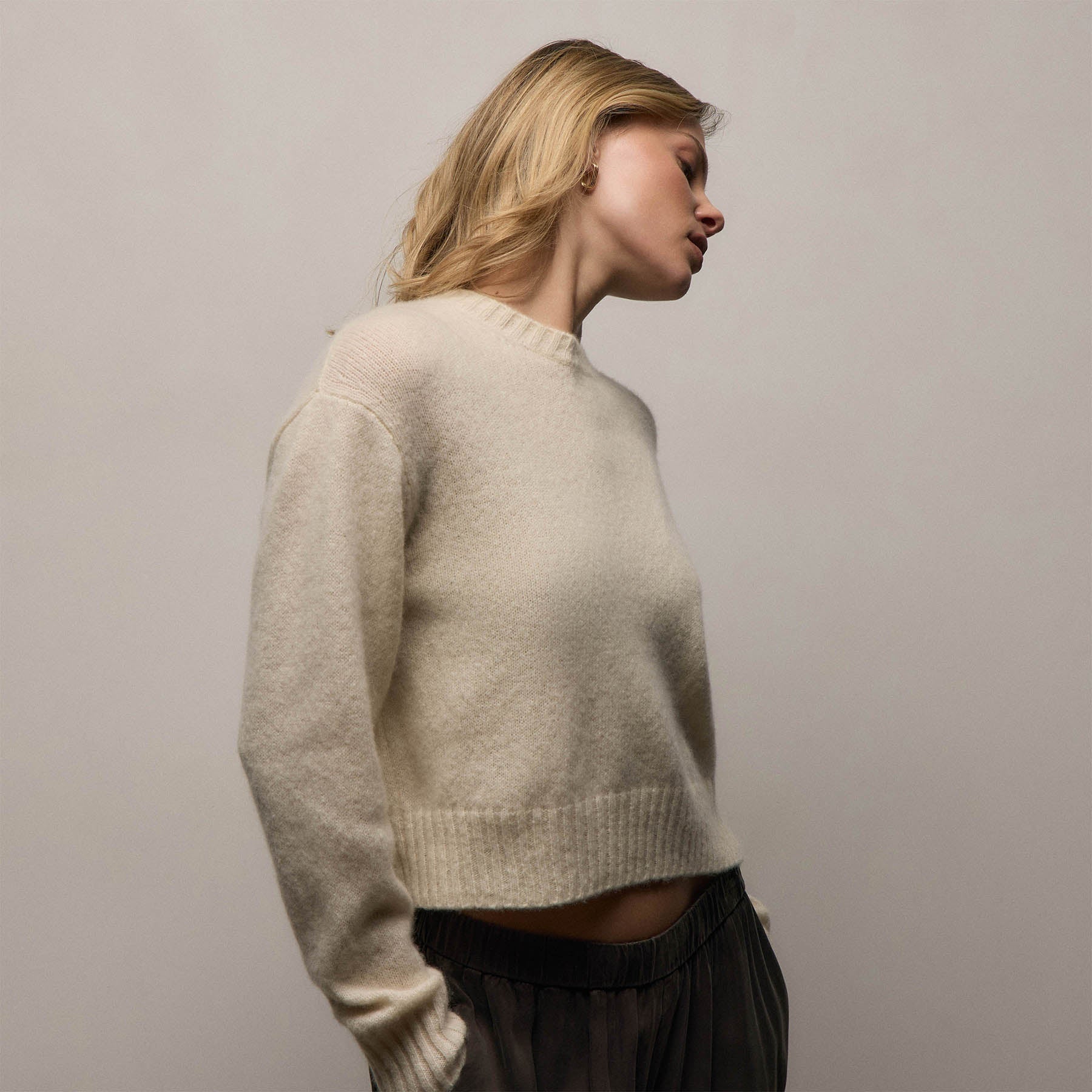 Lightweight Textured Cashmere Crew in Ivory | James Perse Los Angeles