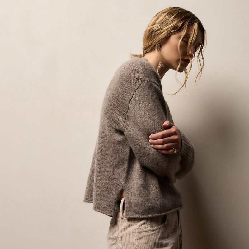 Lightweight Textured Cashmere V Neck in Beige Melange | James Perse Los Angeles