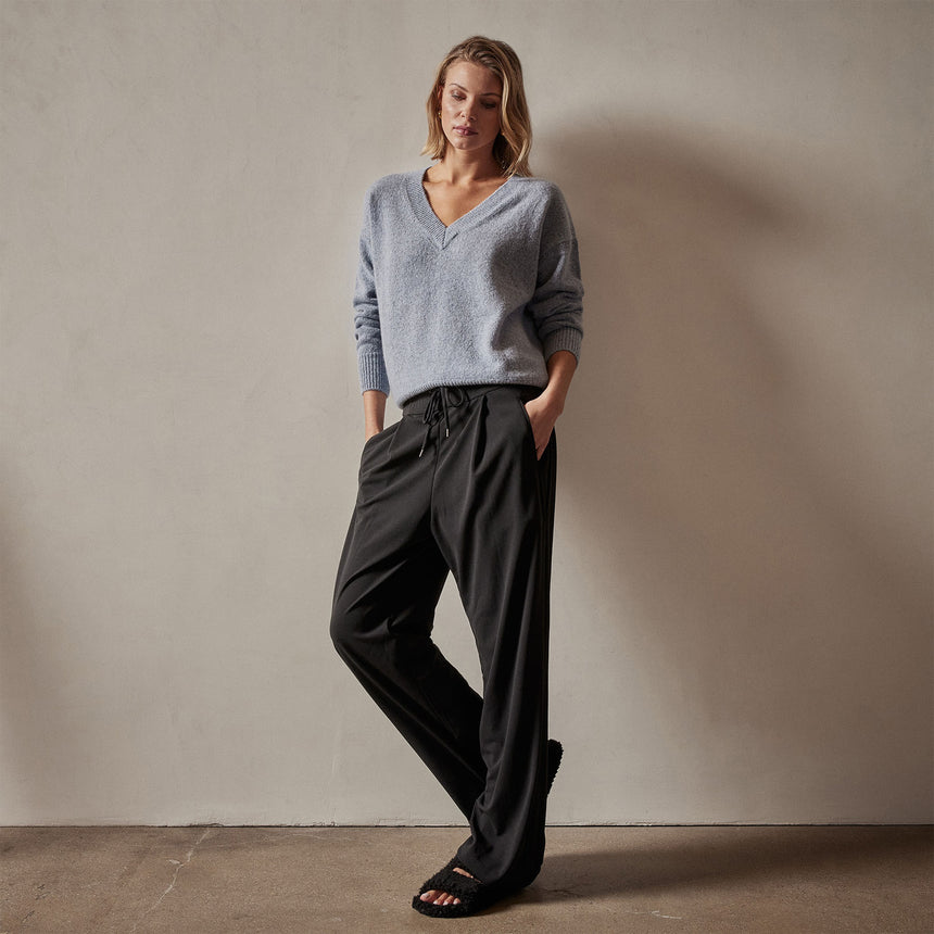 Lightweight Cashmere V Neck Sweater in Atlantic | James Perse Los Angeles