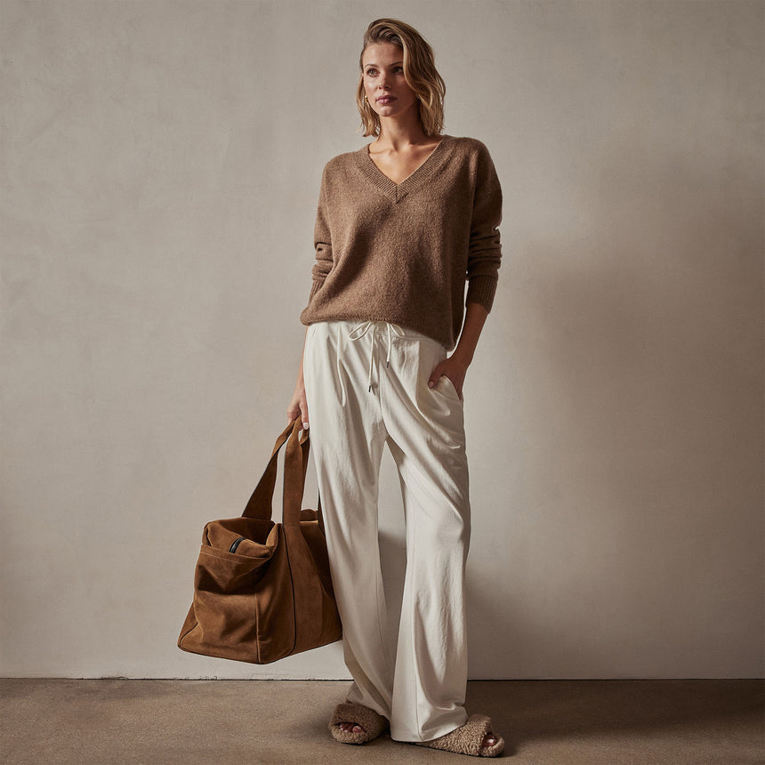 Lightweight Cashmere V Neck Sweater in Chestnut | James Perse Los Angeles