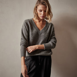 Lightweight Cashmere V Neck Sweater in Thunder | James Perse Los Angeles