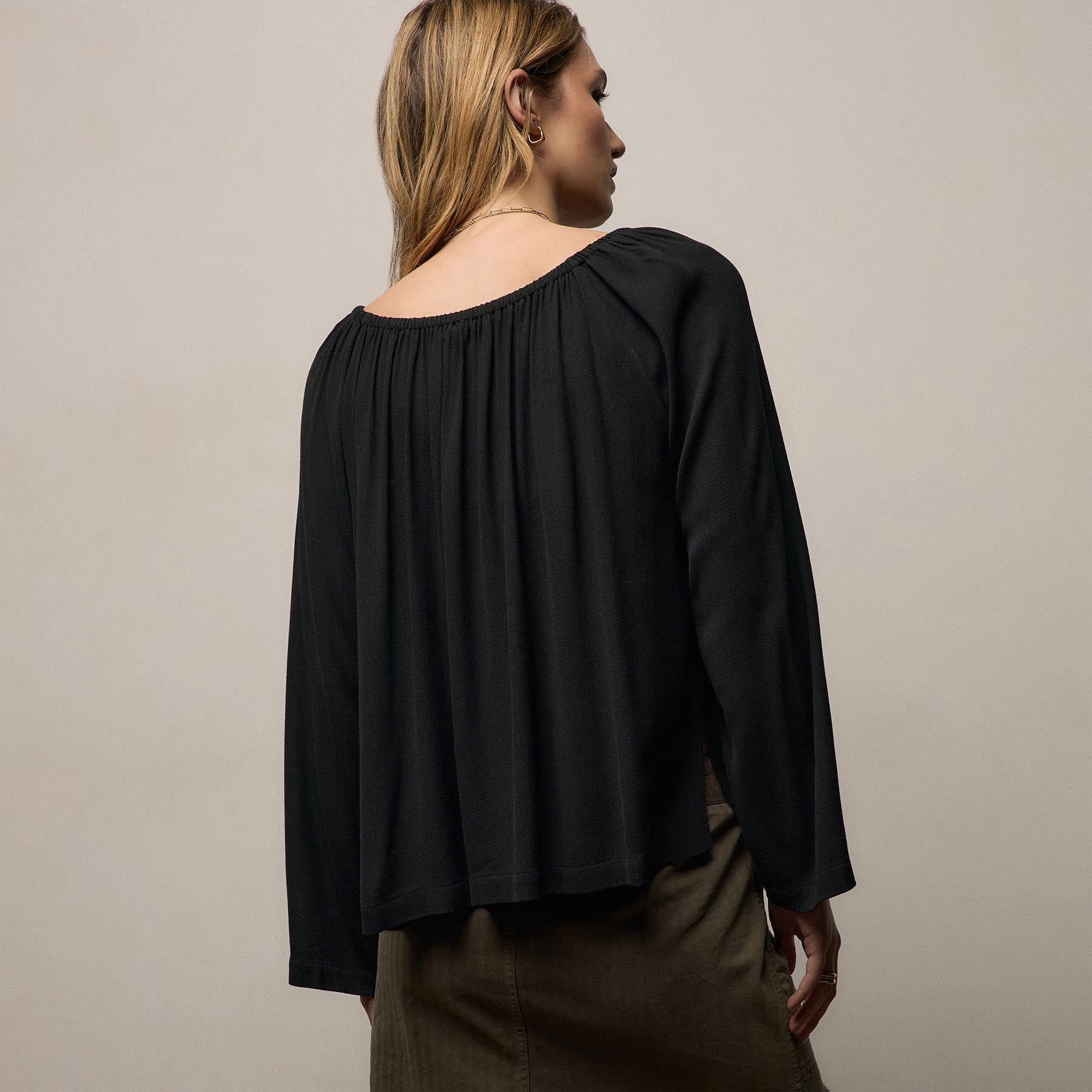 Luxe Viscose Wool Top in Black | James Perse Los Angeles