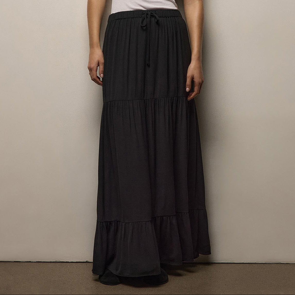 Luxe Viscose Wool Layer Skirt in Black | James Perse Los Angeles