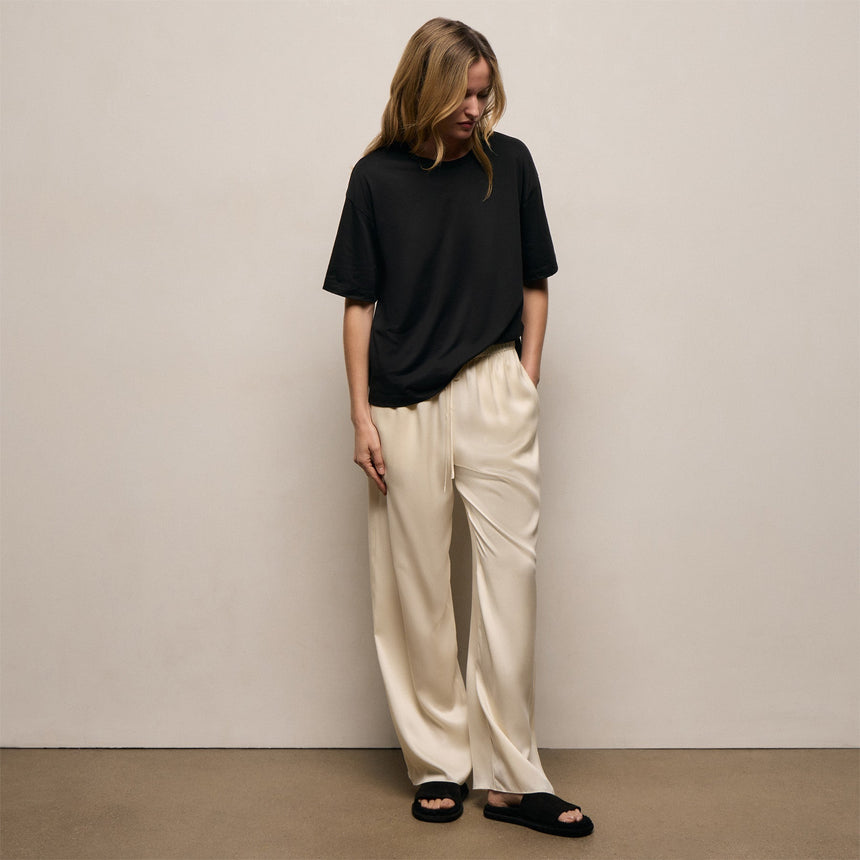 Lightweight Luxe Jersey Tee in Black | James Perse Los Angeles