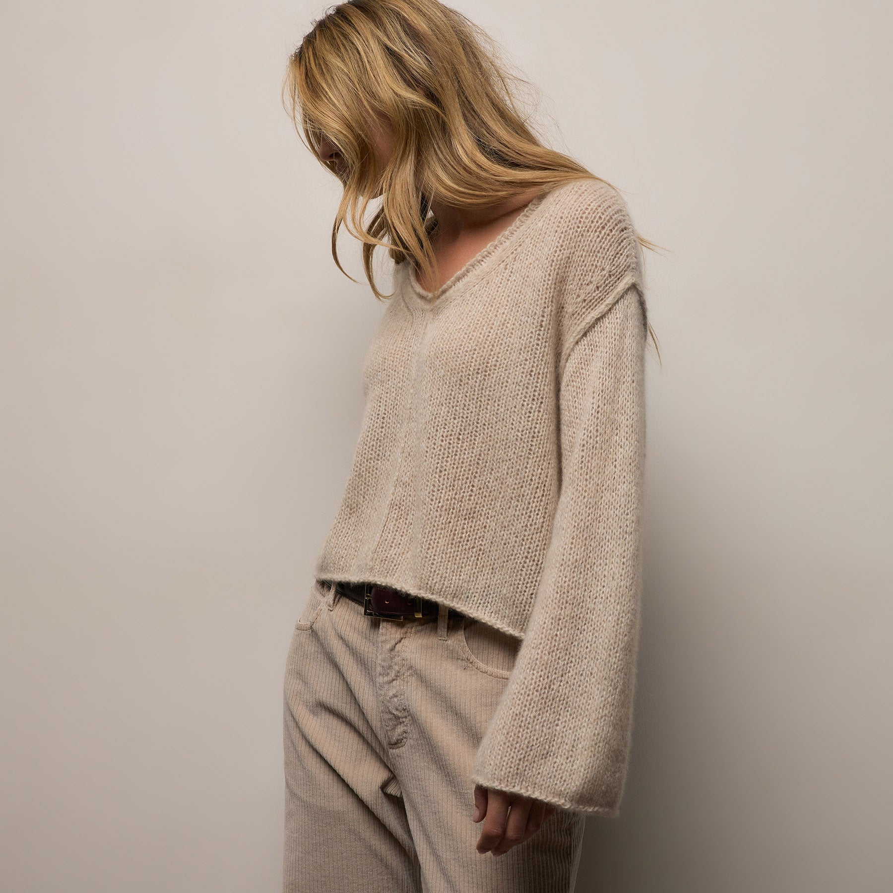 Cshmere Silk Marl Crpd V Neck in Alabaster Mix | James Perse Los Angeles