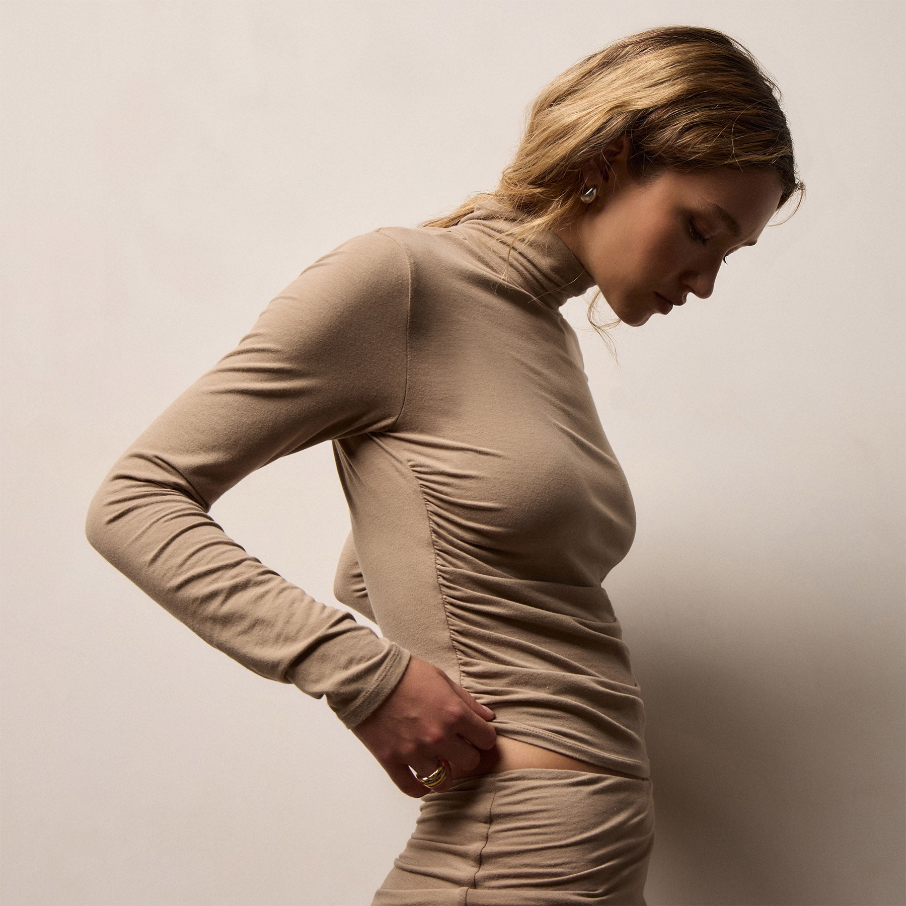 Strech Melange Jersey Turtleneck in Coffee | James Perse Los Angeles