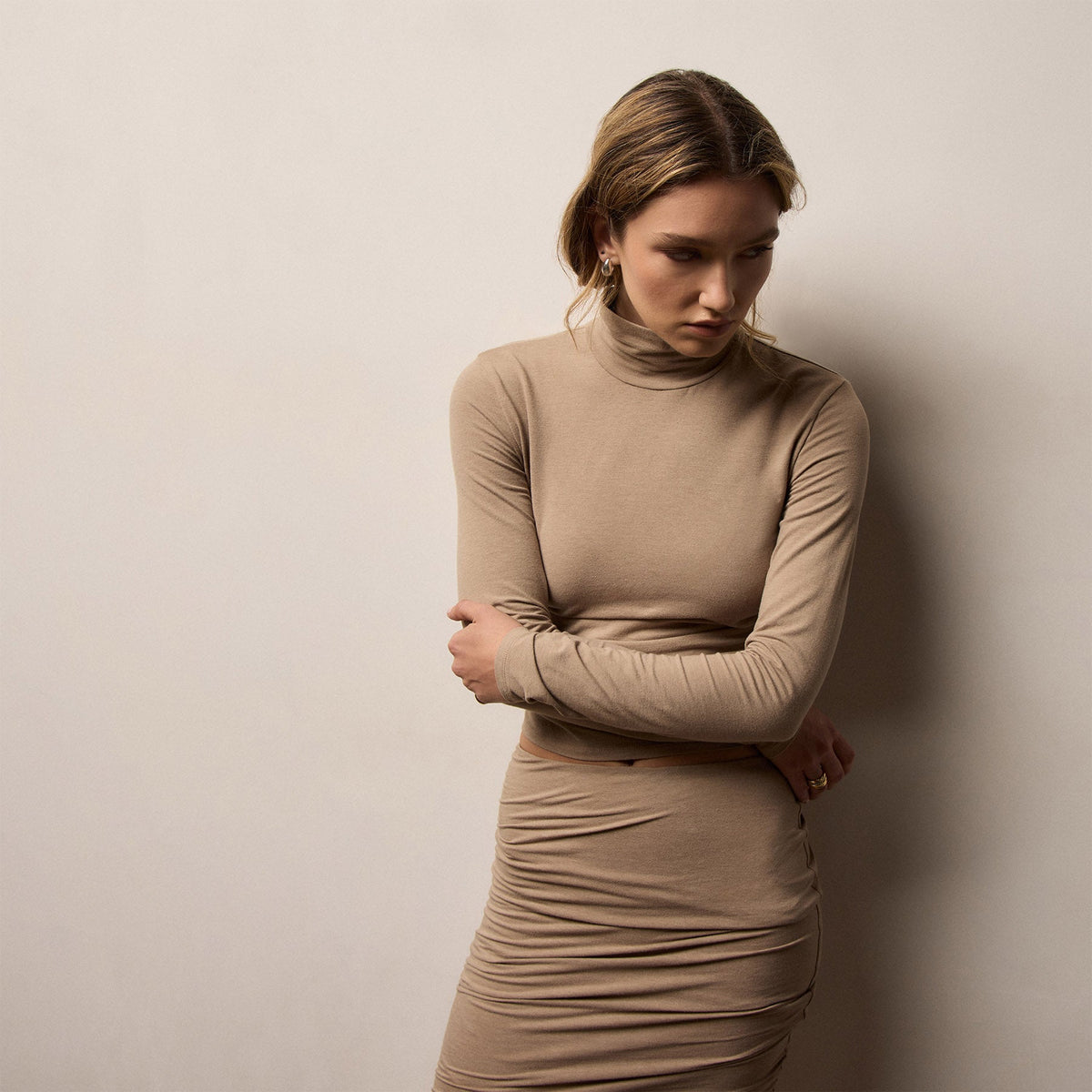 Strech Melange Jersey Turtleneck in Coffee | James Perse Los Angeles