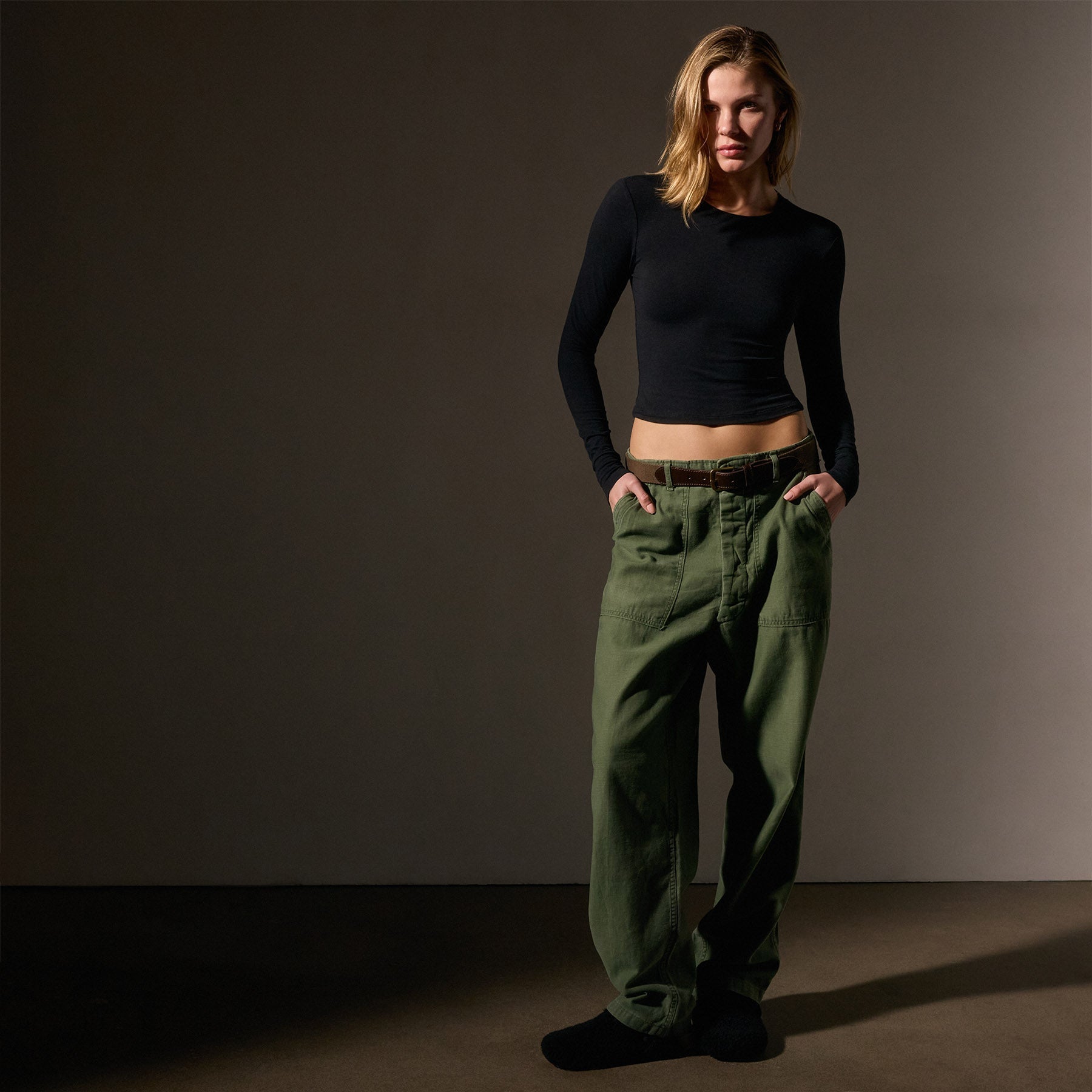 Long Sleeve Cropped Tee  in Black | James Perse Los Angeles