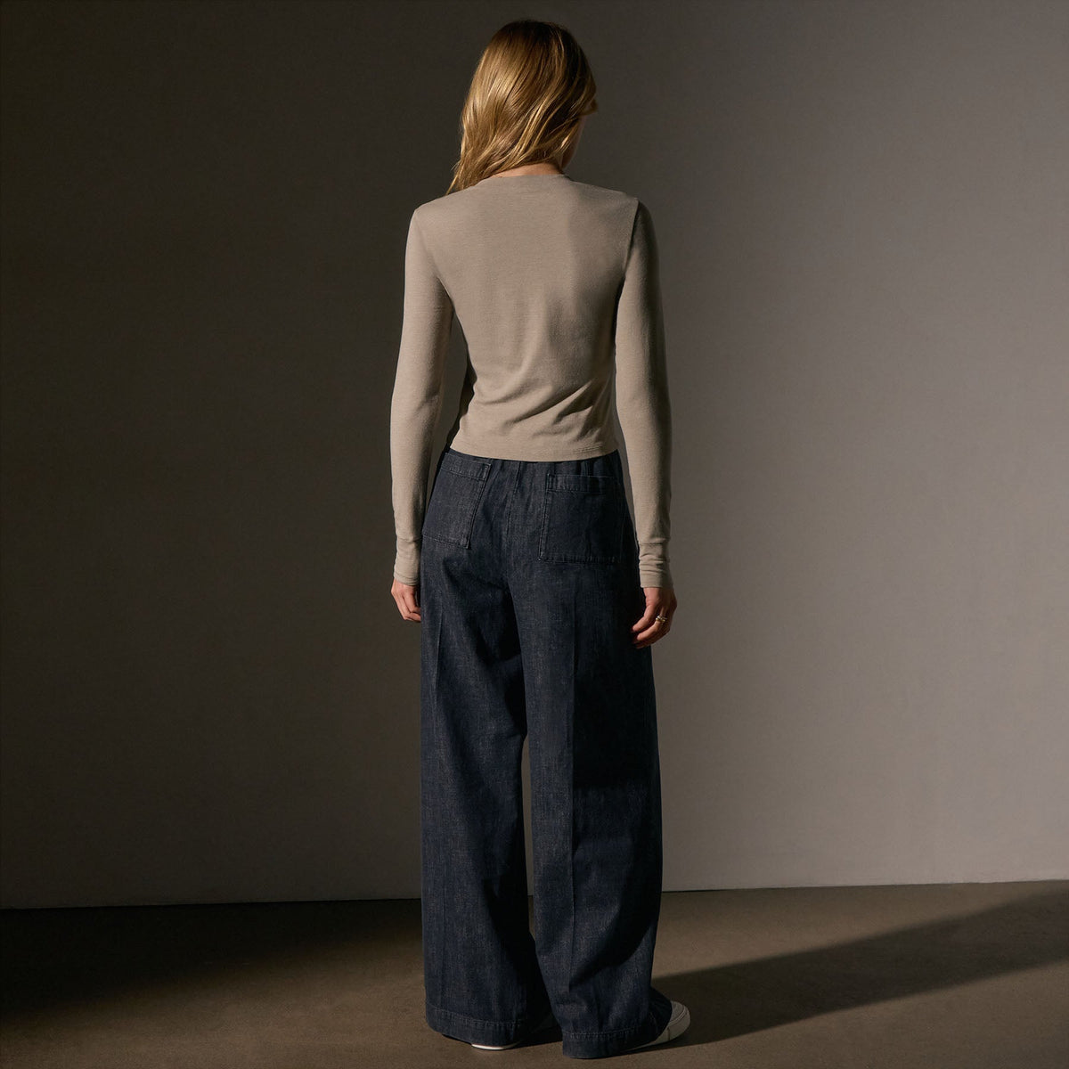 Long Sleeve Cropped Tee  in Overcast | James Perse Los Angeles