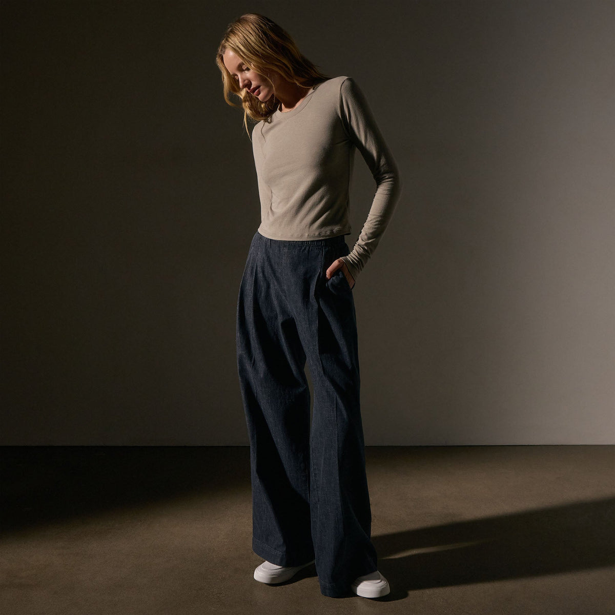 Long Sleeve Cropped Tee  in Overcast | James Perse Los Angeles