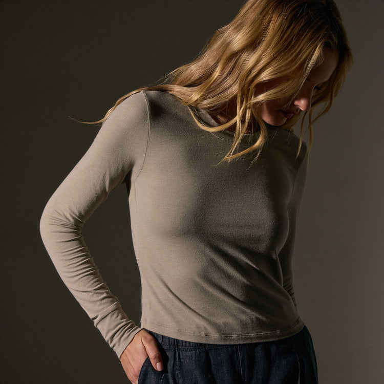 Long Sleeve Cropped Tee  in Overcast | James Perse Los Angeles