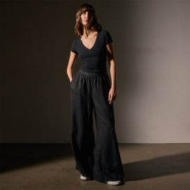 VinNeck Cropped Tee in Black | James Perse Los Angeles