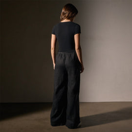 VinNeck Cropped Tee in Black | James Perse Los Angeles