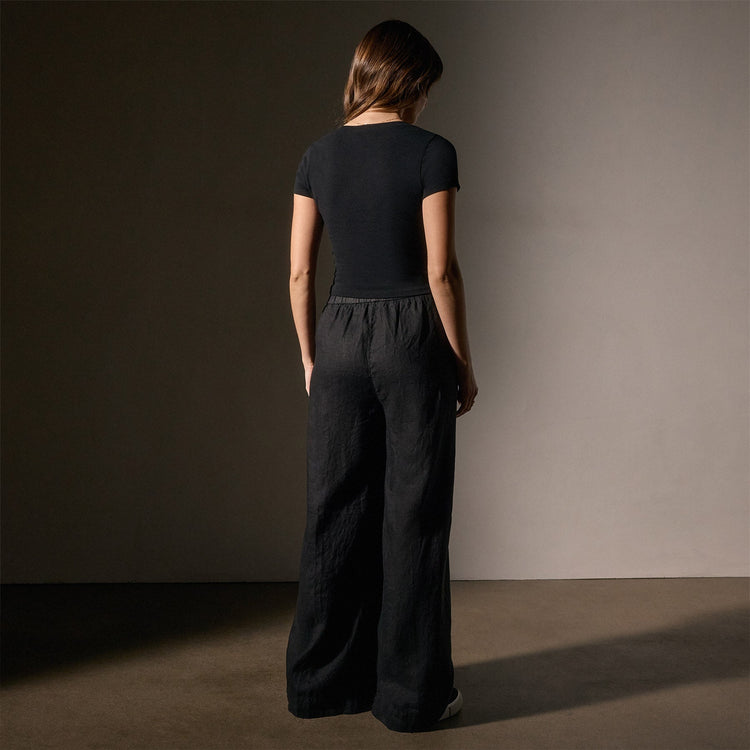 VinNeck Cropped Tee in Black | James Perse Los Angeles